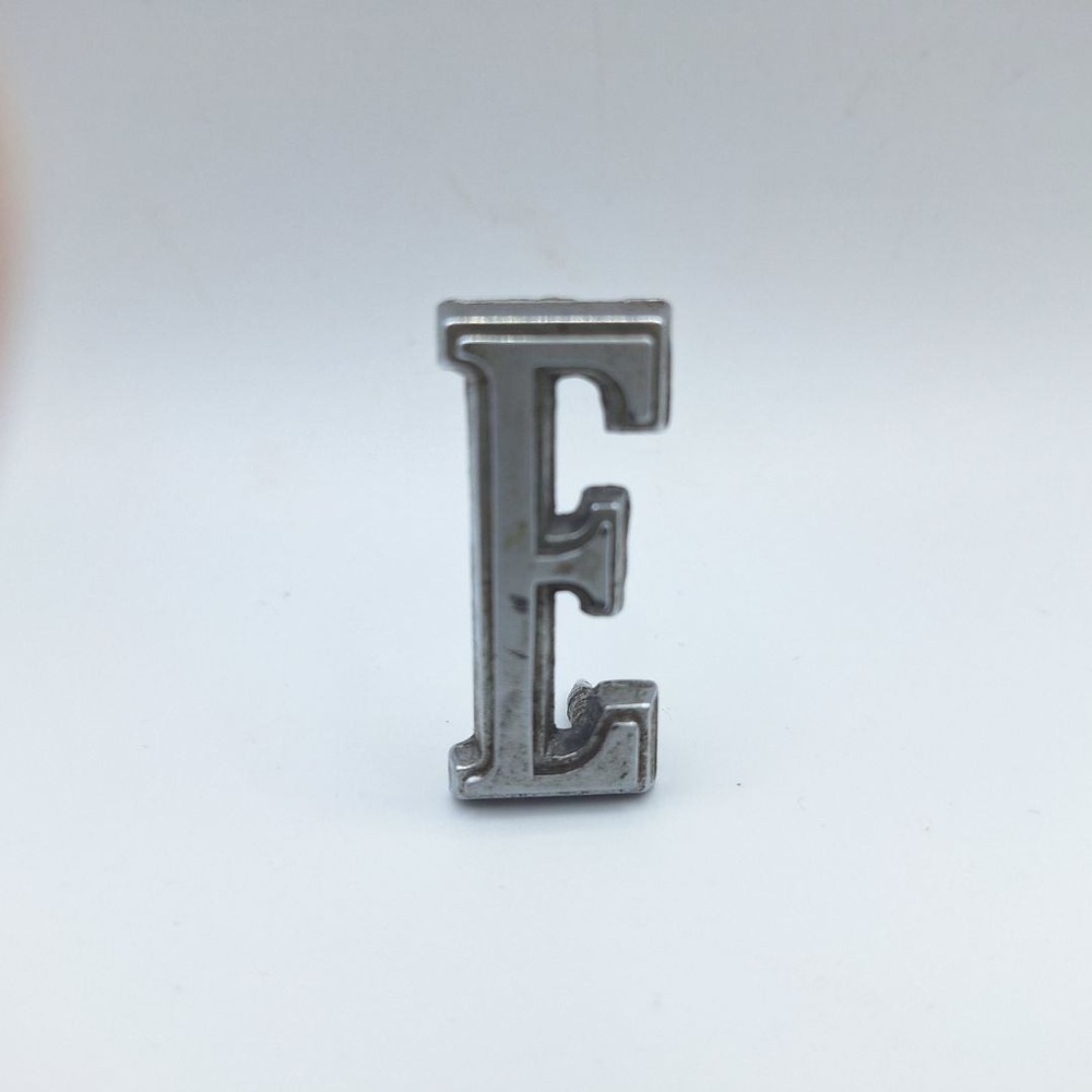 Metal Letter E Emblem Badge Pin 2579784 15 CDC Badge Chrome Automotive Emblem